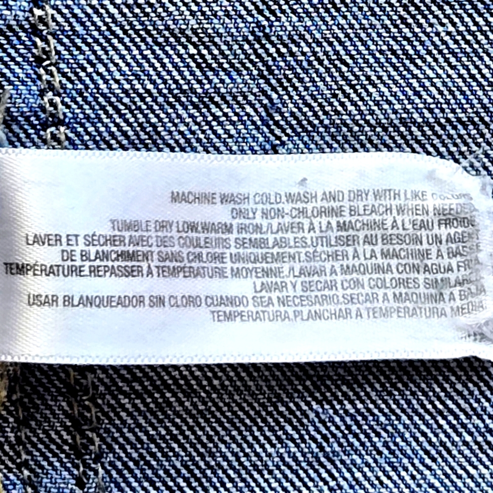 Old Navy Denim Trucker Jacket Classic Blue - 2 Side Pockets, 2 Chest Pockets EUC - Picture 8 of 9